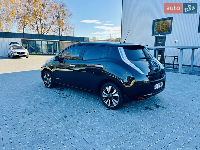 Хетчбек Nissan Leaf 2015 в Володимирі