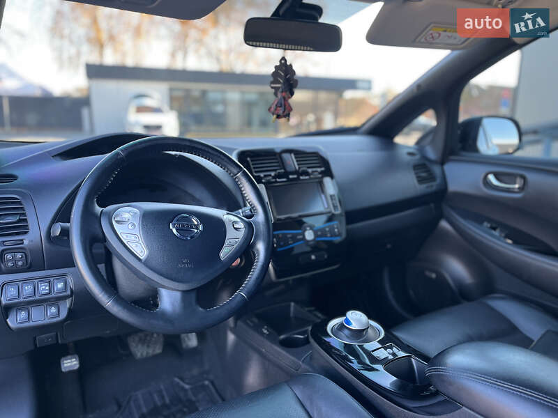 Хетчбек Nissan Leaf 2015 в Володимирі