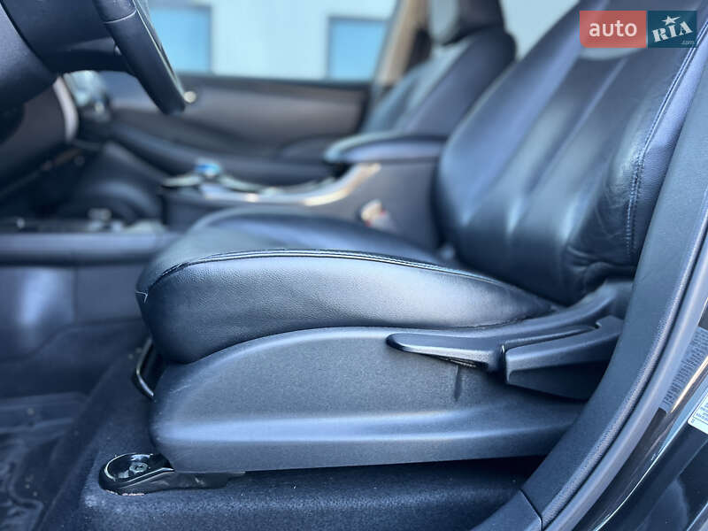 Хетчбек Nissan Leaf 2015 в Володимирі