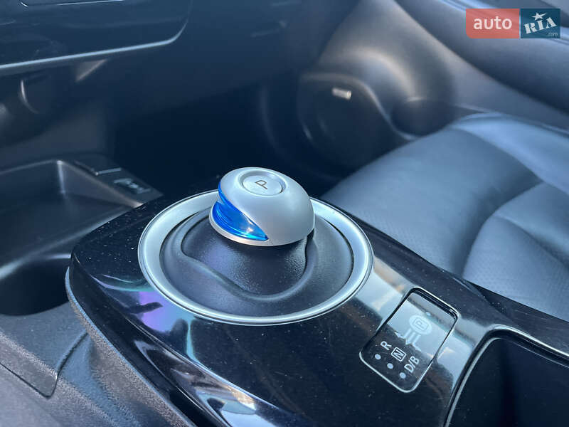 Хетчбек Nissan Leaf 2015 в Володимирі