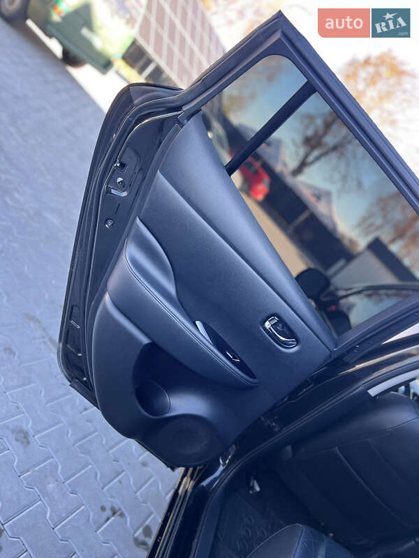 Хетчбек Nissan Leaf 2015 в Володимирі