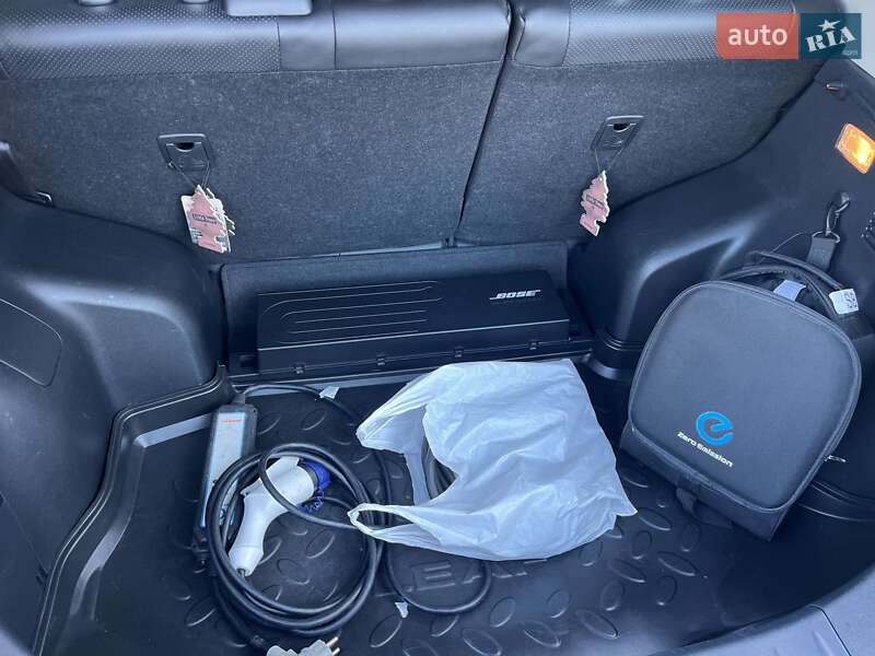 Хетчбек Nissan Leaf 2015 в Володимирі