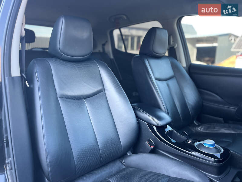 Хетчбек Nissan Leaf 2015 в Володимирі