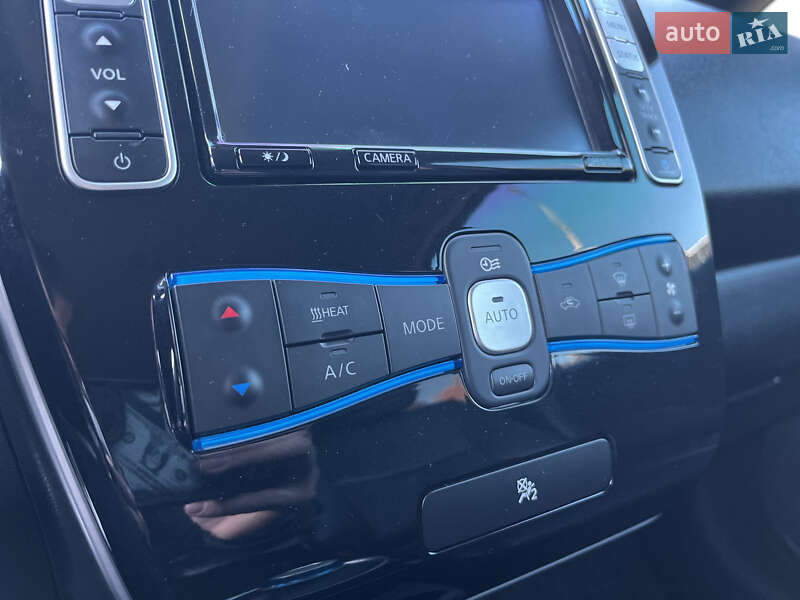 Хетчбек Nissan Leaf 2015 в Володимирі