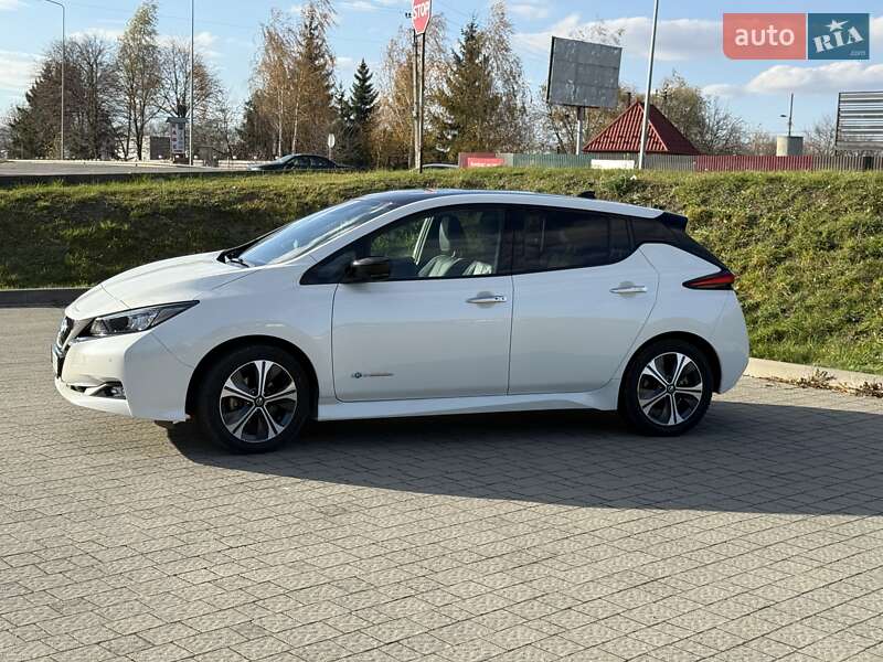 Хэтчбек Nissan Leaf 2019 в Львове