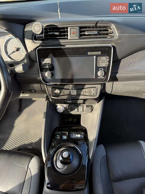 Хэтчбек Nissan Leaf 2019 в Львове