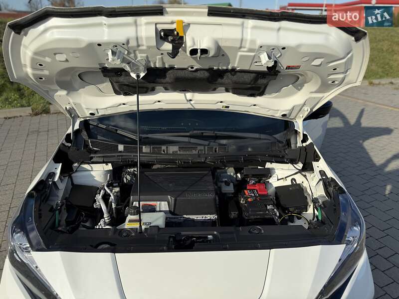 Хэтчбек Nissan Leaf 2019 в Львове