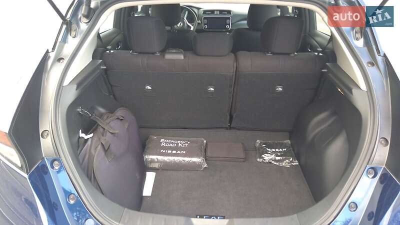 Хэтчбек Nissan Leaf 2023 в Змиеве