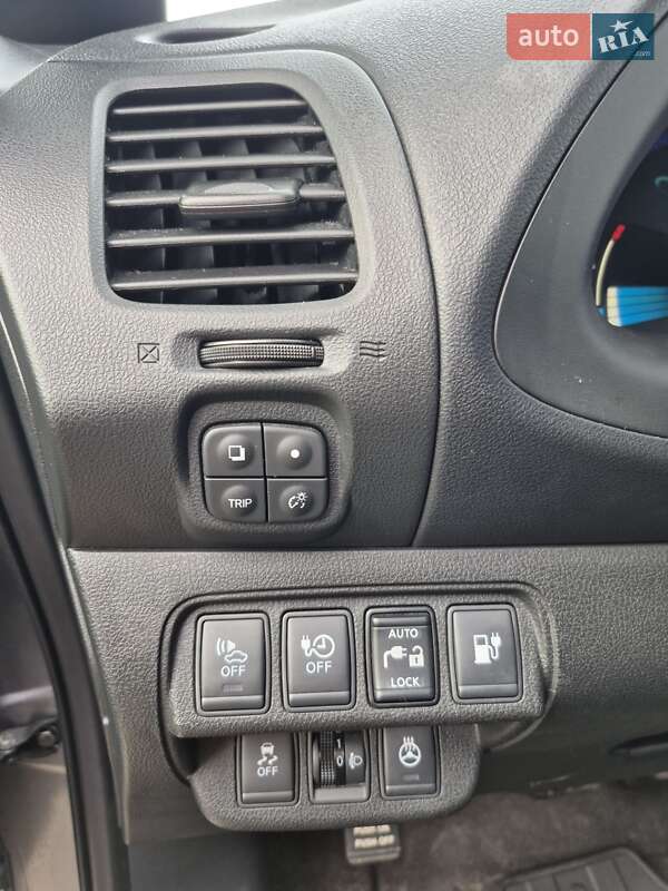 Хэтчбек Nissan Leaf 2017 в Житомире фото 12 Хэтчбек Nissan Leaf 2017 в Житомире