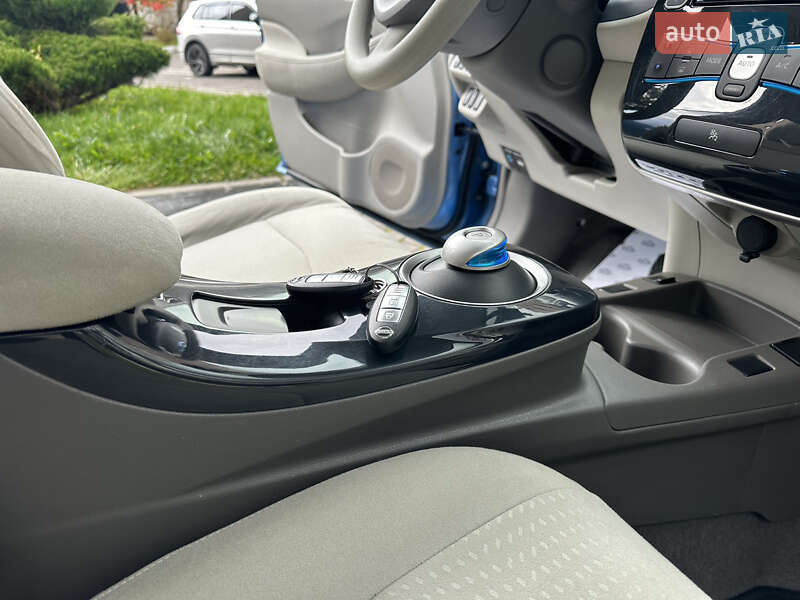 Хэтчбек Nissan Leaf 2012 в Луцке фото 34 Хэтчбек Nissan Leaf 2012 в Луцке