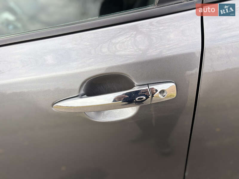 Хэтчбек Nissan Leaf 2014 в Владимире