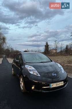 Хетчбек Nissan Leaf 2012 в Івано-Франківську