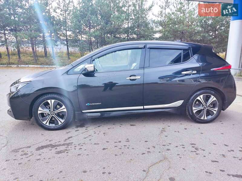 Хэтчбек Nissan Leaf 2018 в Золочеве