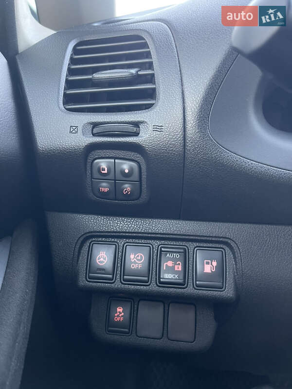 Хэтчбек Nissan Leaf 2015 в Одессе фото 12 Хэтчбек Nissan Leaf 2015 в Одессе