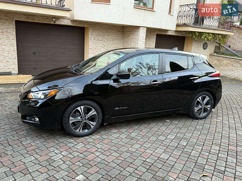 Хэтчбек Nissan Leaf 2018 в Черновцах