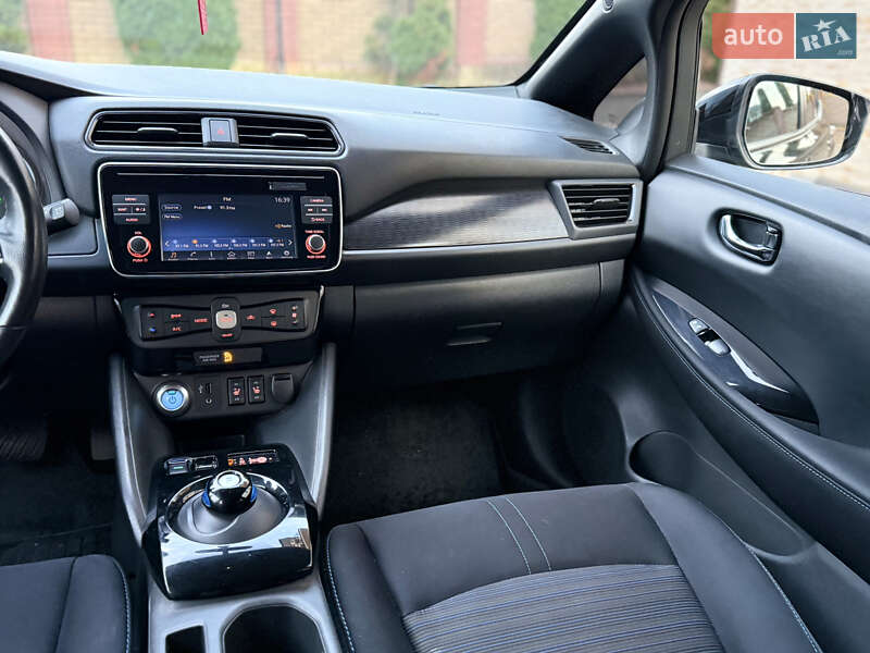 Хэтчбек Nissan Leaf 2018 в Черновцах