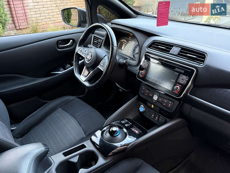 Хэтчбек Nissan Leaf 2018 в Черновцах