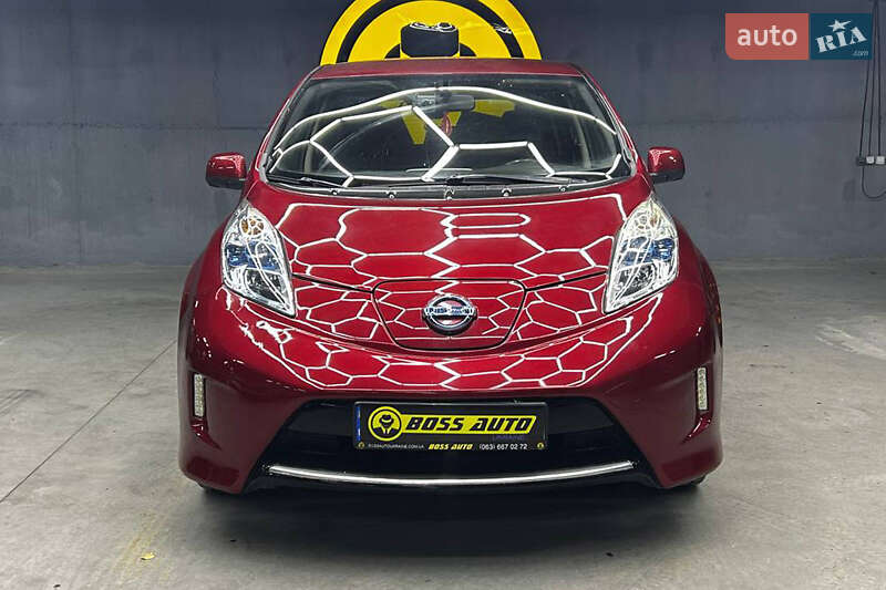 Хэтчбек Nissan Leaf 2014 в Черновцах