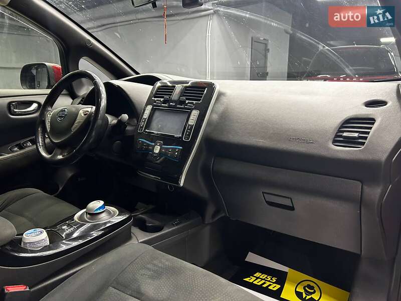 Хэтчбек Nissan Leaf 2014 в Черновцах