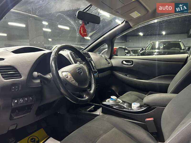 Хэтчбек Nissan Leaf 2014 в Черновцах