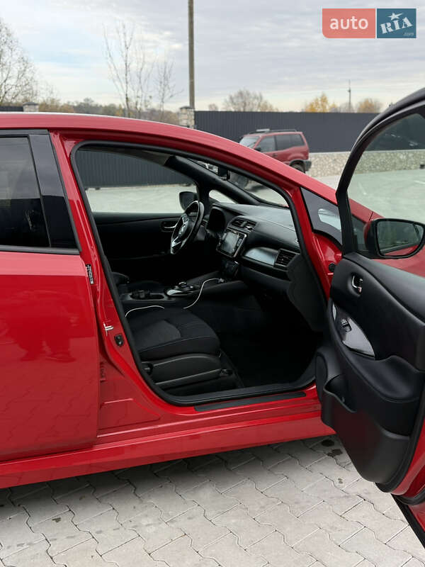 Хетчбек Nissan Leaf 2020 в Волочиську