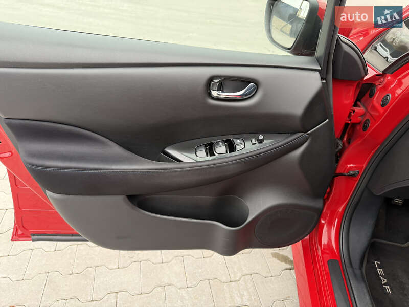 Хетчбек Nissan Leaf 2020 в Волочиську