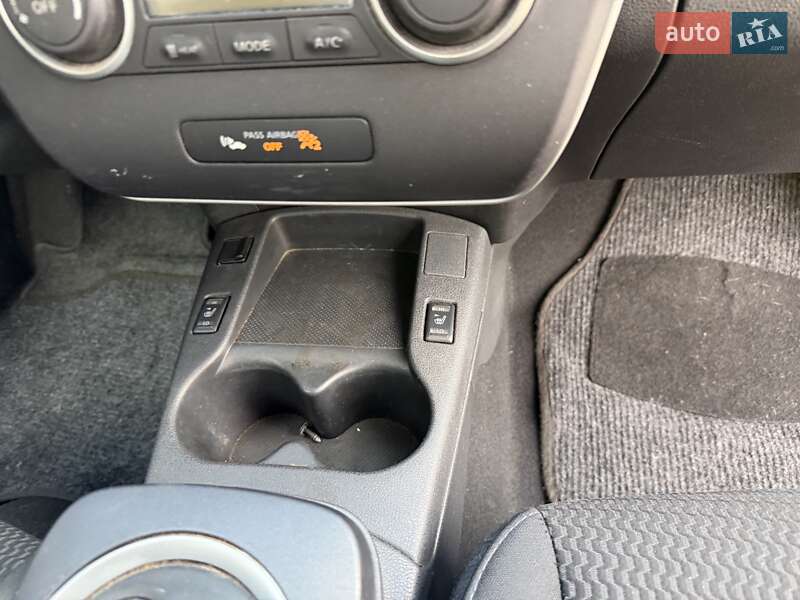 Хэтчбек Nissan Leaf 2014 в Одессе фото 29 Хэтчбек Nissan Leaf 2014 в Одессе