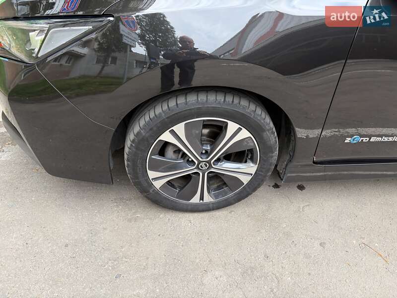 Хетчбек Nissan Leaf 2018 в Тернополі