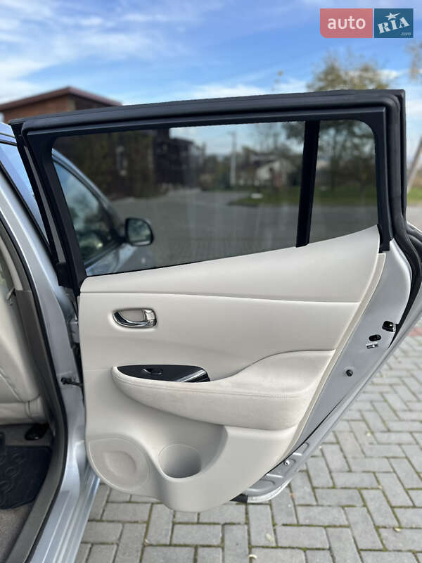 Хэтчбек Nissan Leaf 2012 в Золочеве фото 18 Хэтчбек Nissan Leaf 2012 в Золочеве