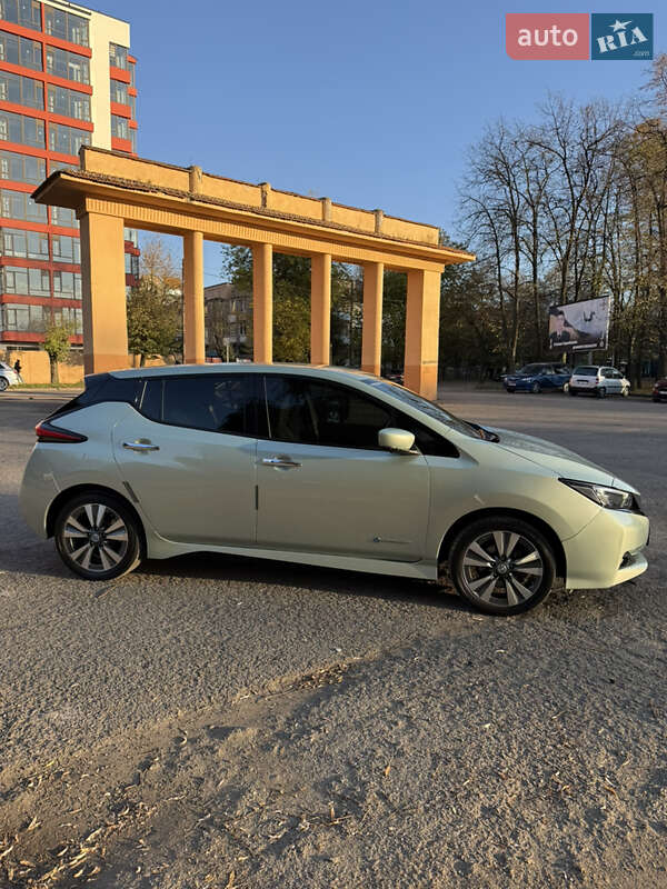 Хэтчбек Nissan Leaf 2018 в Ивано-Франковске