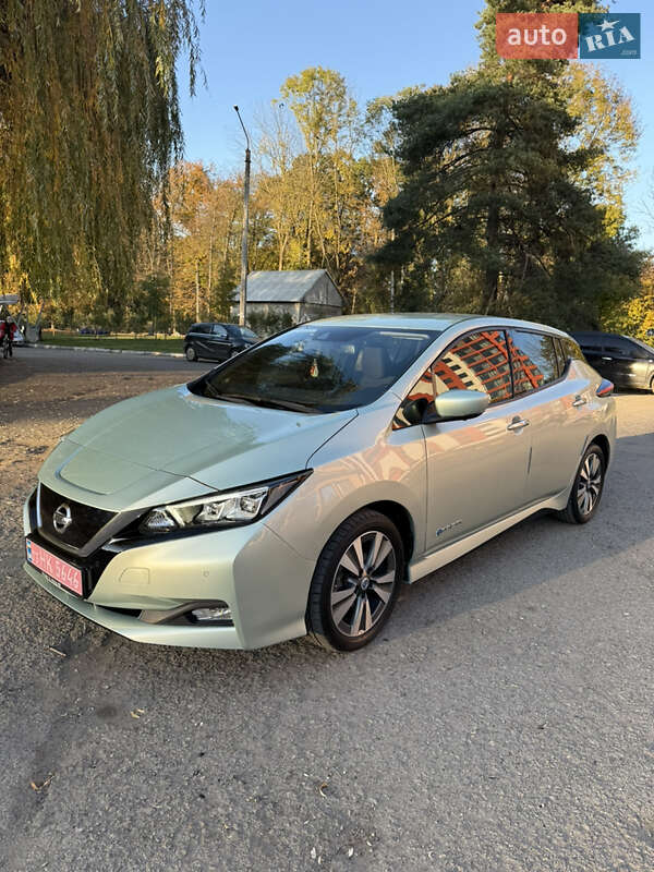 Хэтчбек Nissan Leaf 2018 в Ивано-Франковске