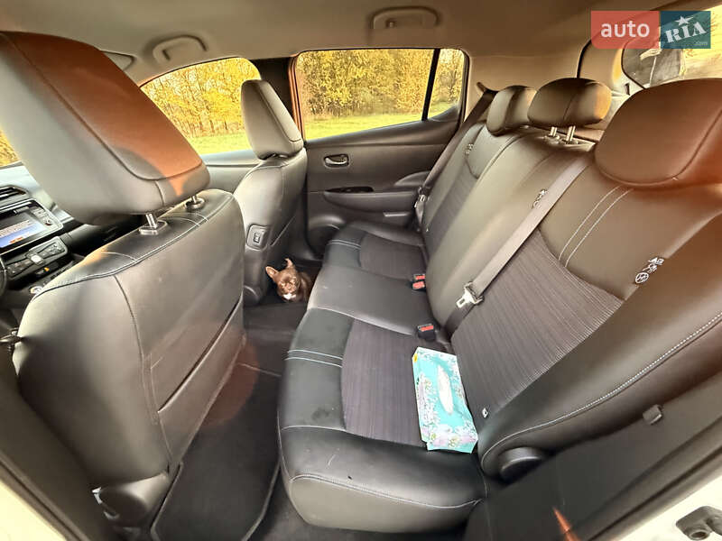 Хэтчбек Nissan Leaf 2018 в Черновцах