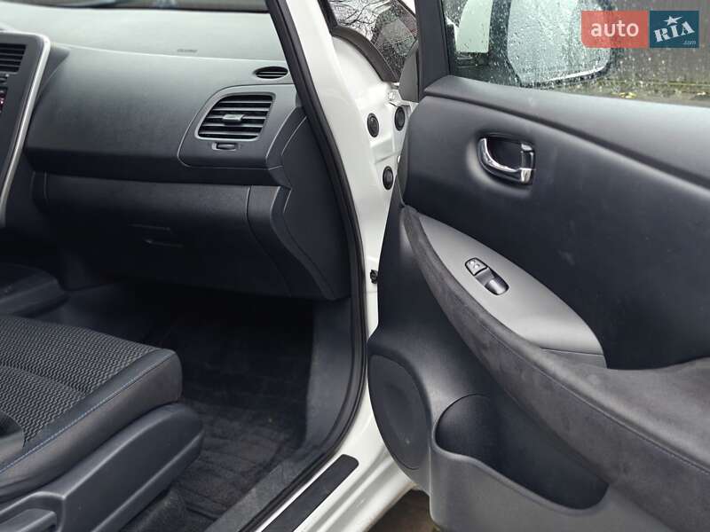 Хэтчбек Nissan Leaf 2014 в Ивано-Франковске фото 18 Хэтчбек Nissan Leaf 2014 в Ивано-Франковске