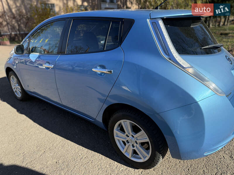 Хэтчбек Nissan Leaf 2012 в Калуше