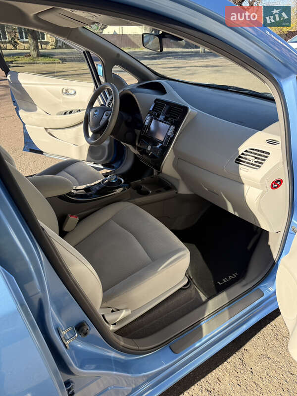 Хэтчбек Nissan Leaf 2012 в Калуше