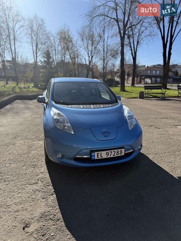 Хэтчбек Nissan Leaf 2012 в Калуше