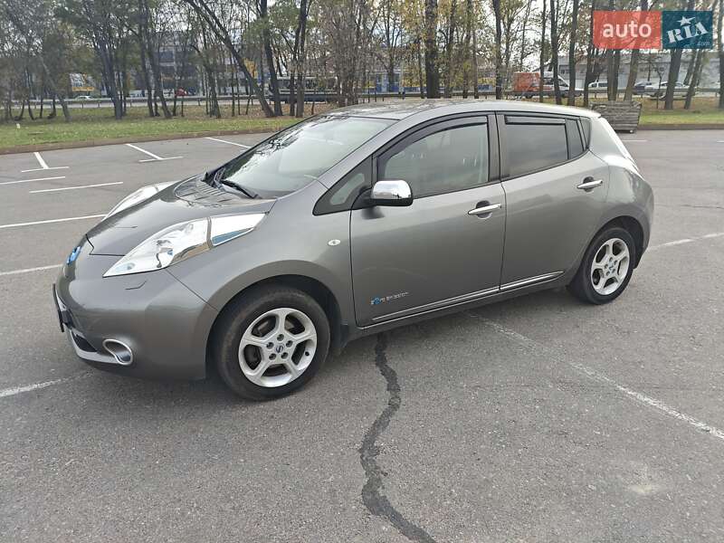 Хэтчбек Nissan Leaf 2013 в Киеве фото 3 Хэтчбек Nissan Leaf 2013 в Киеве