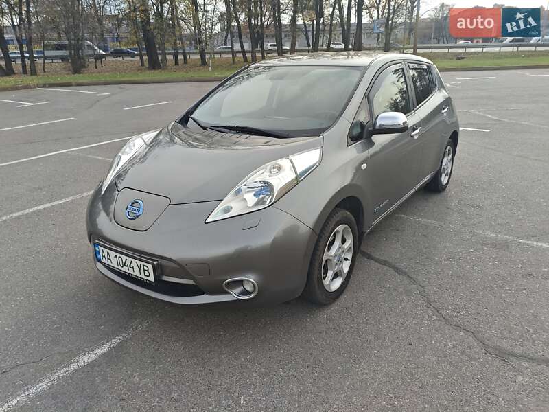 Хэтчбек Nissan Leaf 2013 в Киеве фото 2 Хэтчбек Nissan Leaf 2013 в Киеве