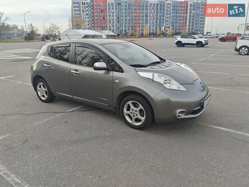 Хэтчбек Nissan Leaf 2013 в Киеве фото 14 Хэтчбек Nissan Leaf 2013 в Киеве