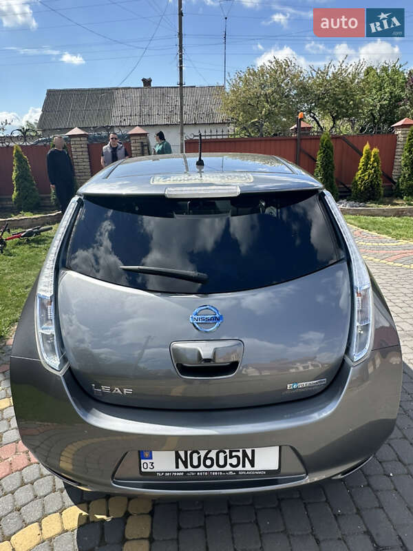 Хэтчбек Nissan Leaf 2013 в Владимире