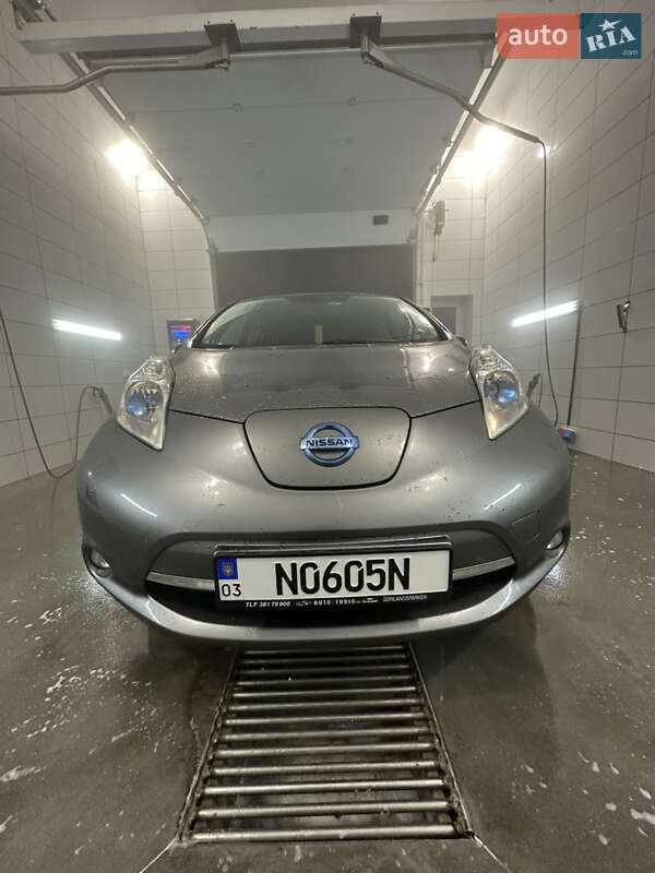 Хэтчбек Nissan Leaf 2013 в Владимире
