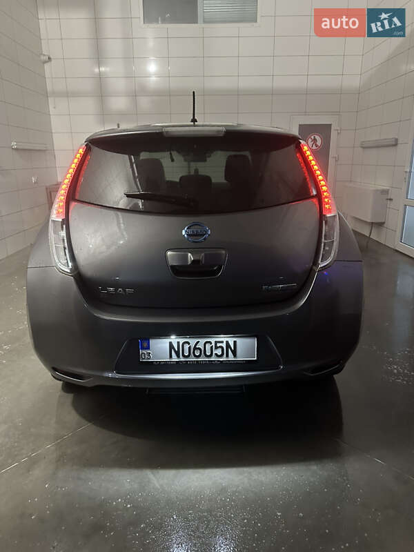 Хэтчбек Nissan Leaf 2013 в Владимире