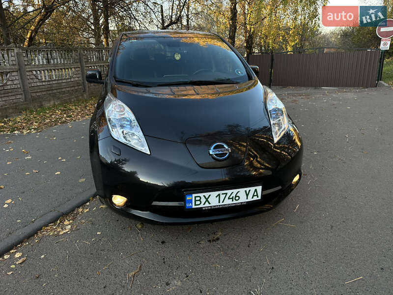Хэтчбек Nissan Leaf 2015 в Хмельницком