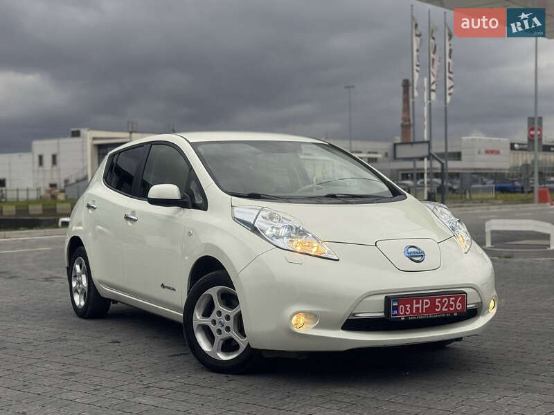 Хэтчбек Nissan Leaf 2013 в Львове