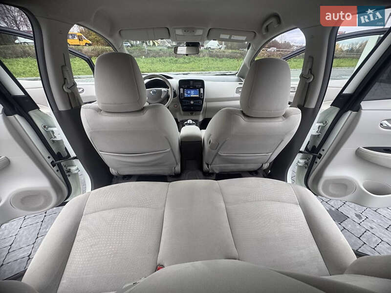 Хэтчбек Nissan Leaf 2013 в Львове