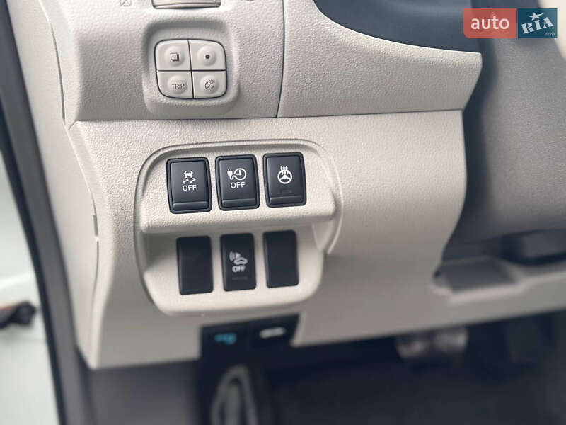 Хэтчбек Nissan Leaf 2013 в Львове