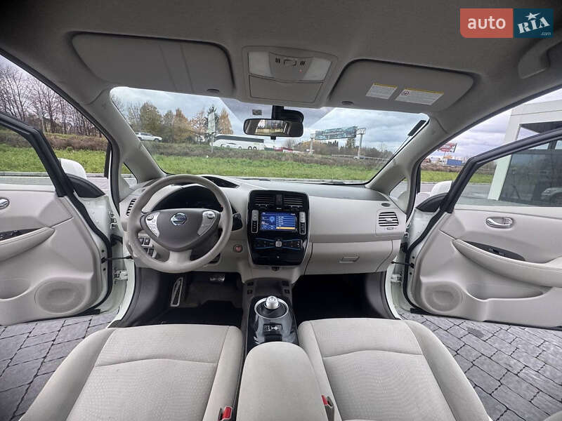 Хэтчбек Nissan Leaf 2013 в Львове