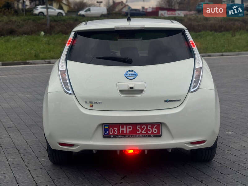 Хэтчбек Nissan Leaf 2013 в Львове