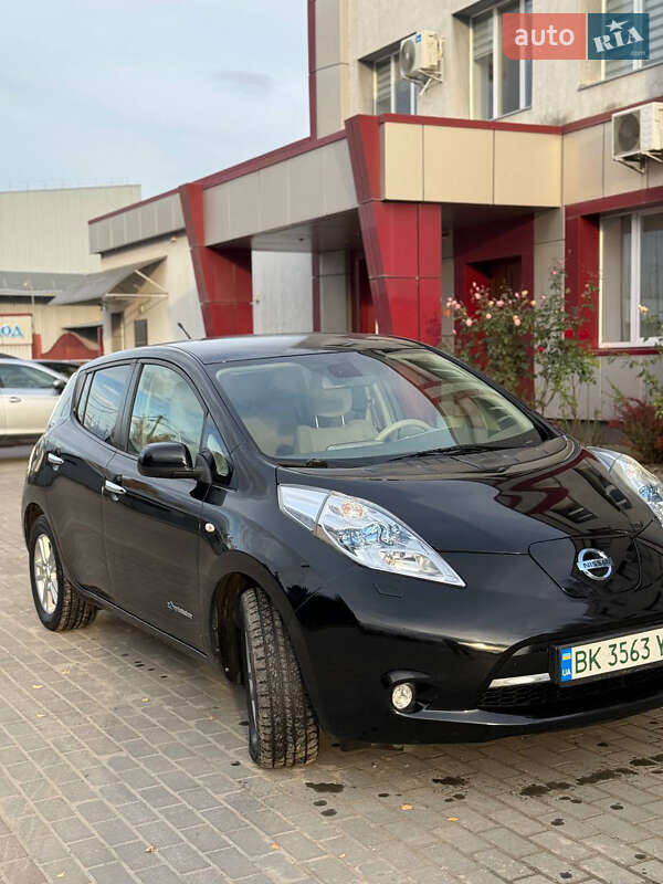 Хэтчбек Nissan Leaf 2013 в Ровно фото 2 Хэтчбек Nissan Leaf 2013 в Ровно