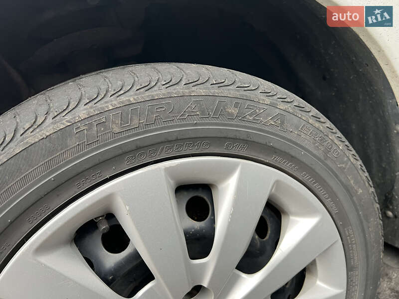 Хэтчбек Nissan Leaf 2015 в Киеве фото 13 Хэтчбек Nissan Leaf 2015 в Киеве